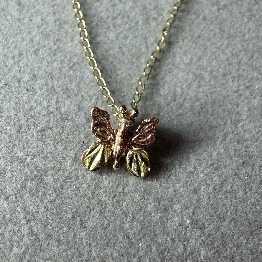 10K Solid Gold 2 Tone Delicate Butterfly Pendant on 16.5” 10K Chain Necklace .5g